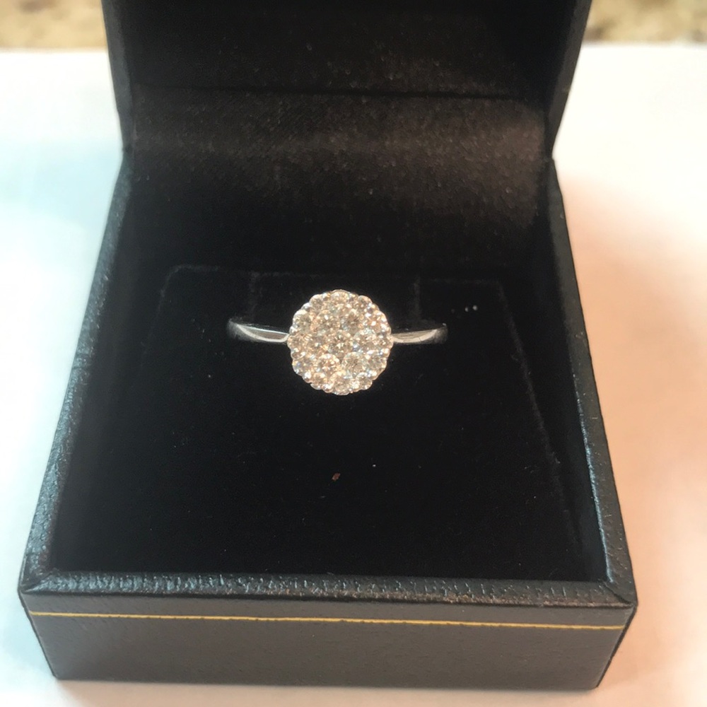 Real Diamond & 18k gold ring authentic engagement